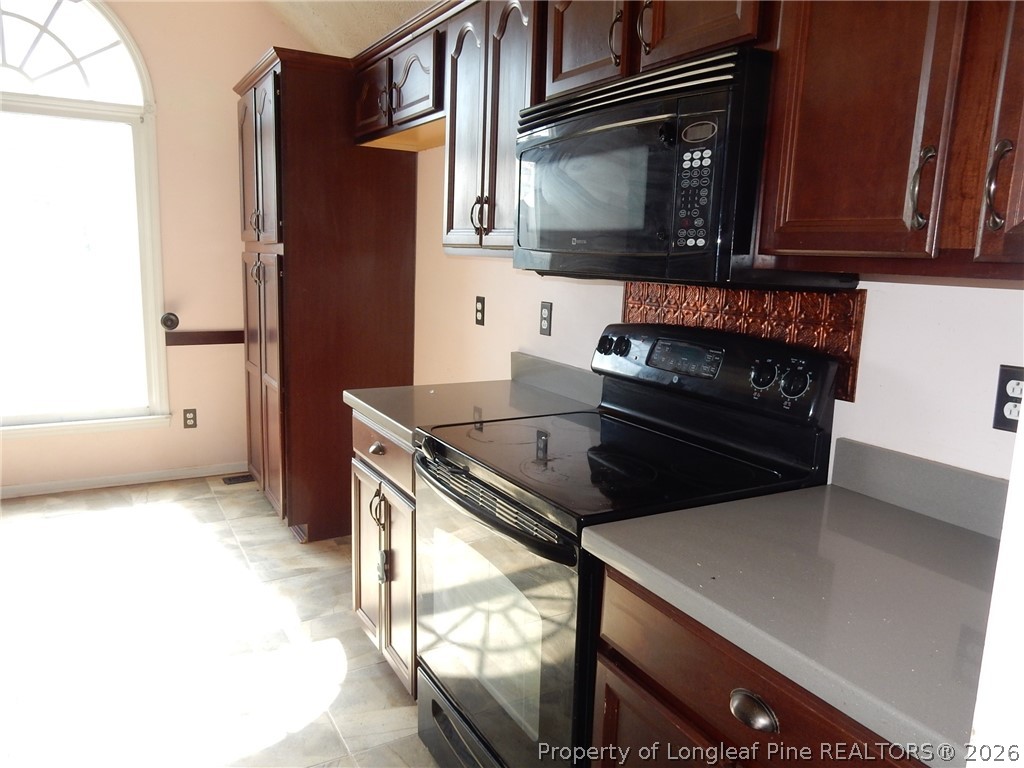 345 Barefoot Road Fayetteville, NC 28306 - Photo 7 of 29