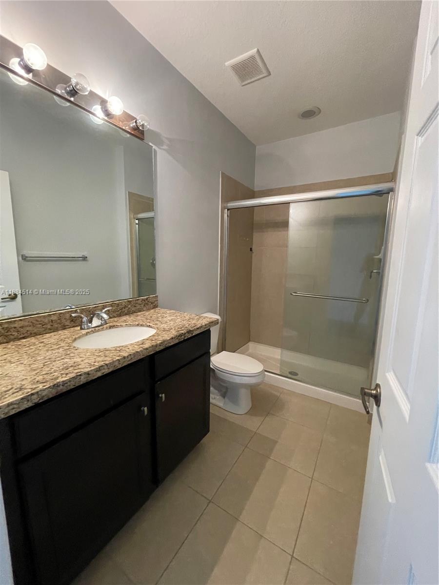 974 Southwest 147th Avenue, Unit 2601 Pembroke Pines, FL 33027 - Photo 33 of 39 3rd floor master bathroom