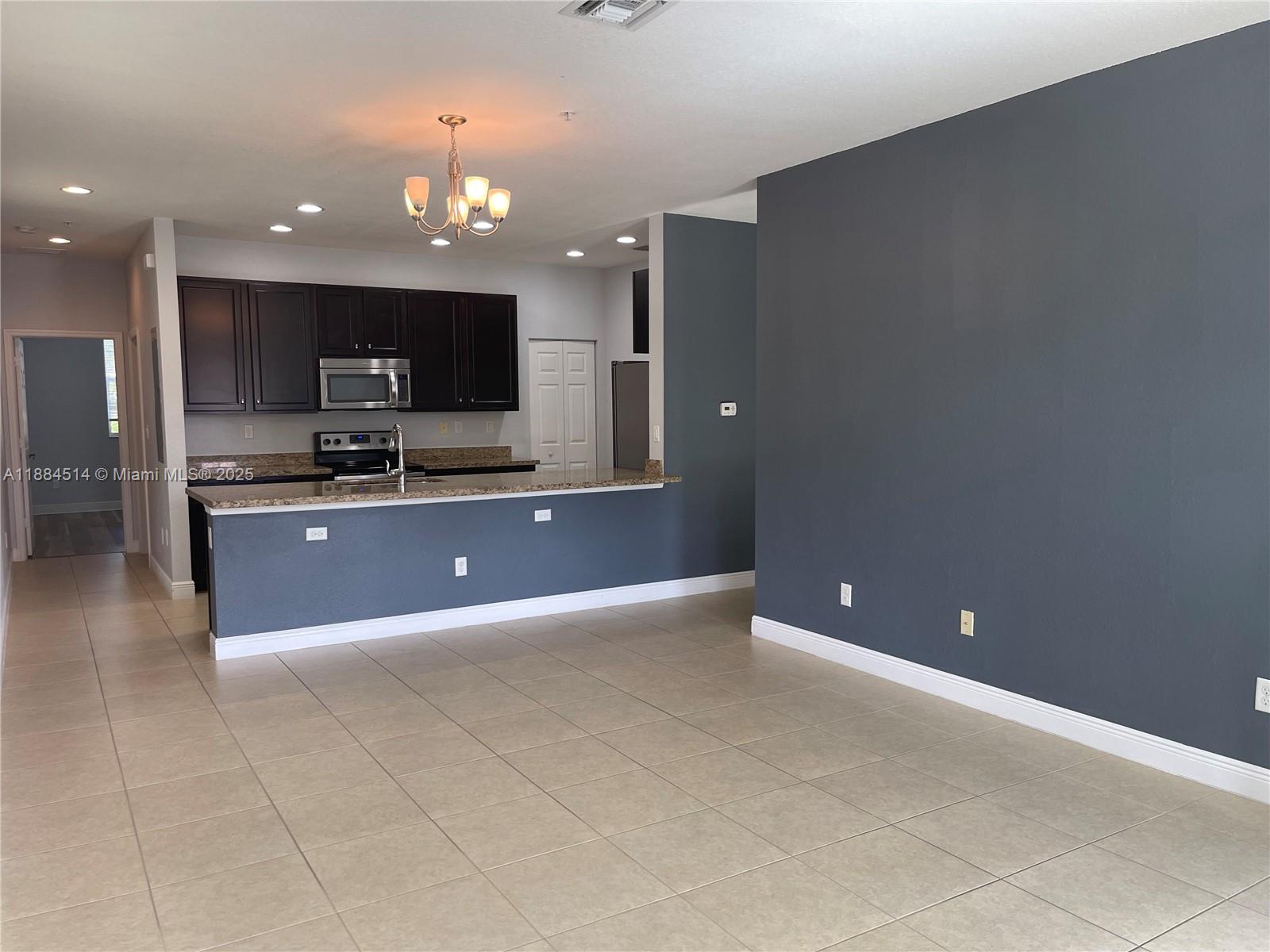 974 Southwest 147th Avenue, Unit 2601 Pembroke Pines, FL 33027 - Photo 10 of 39