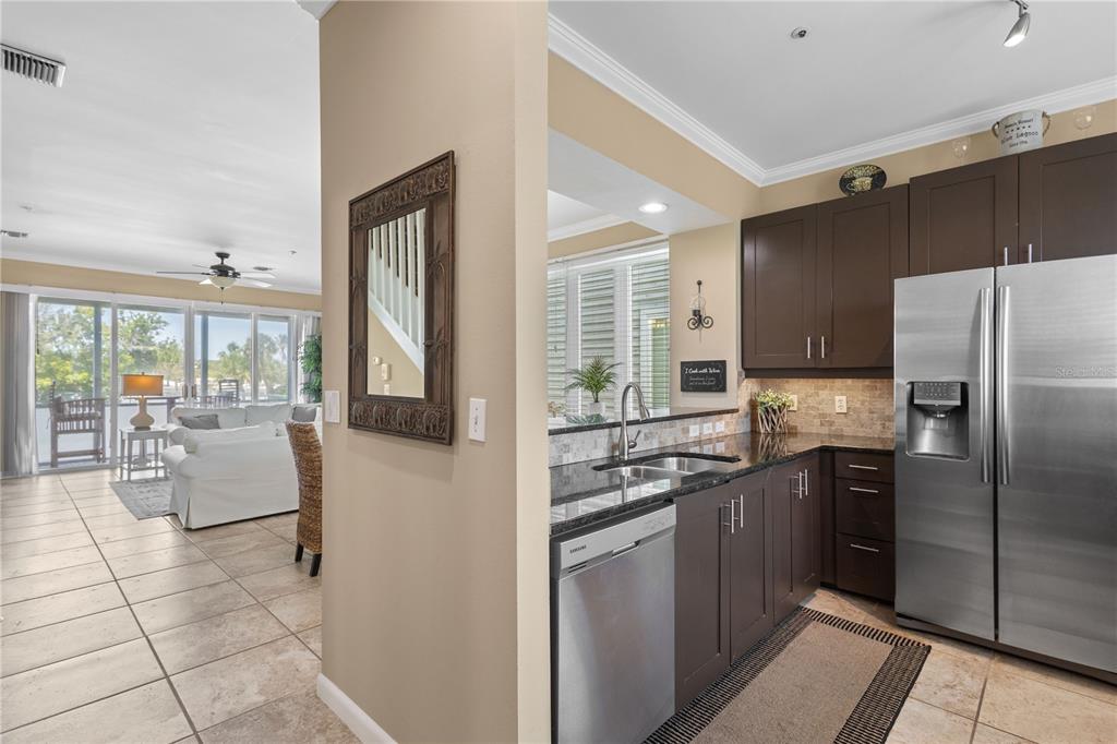 528 Forest Way Longboat Key, FL 34228 - Photo 14 of 40