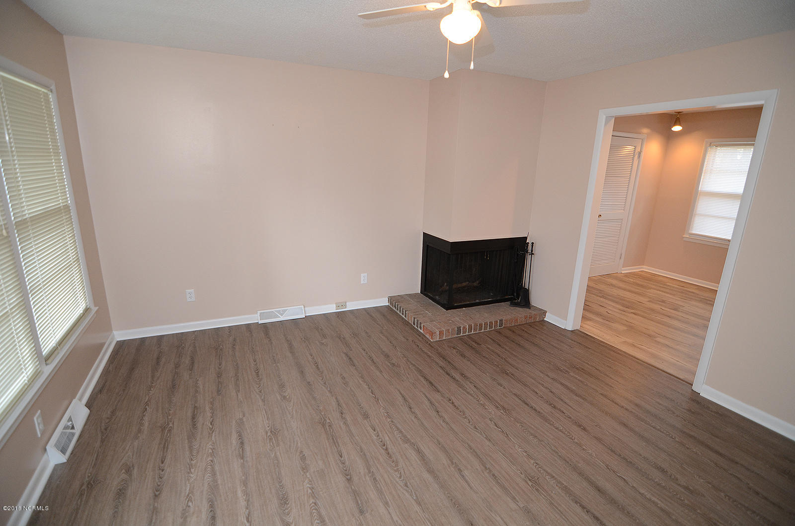 4478 Yank Road Wilson, NC 27893 - Photo 4 of 15 LIVINGROOM2
