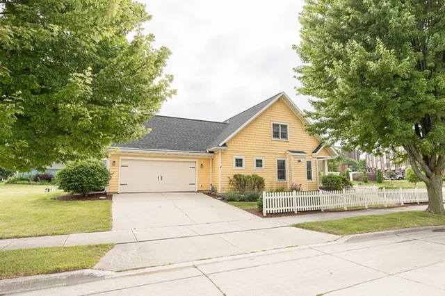 $325,000 | 1034 Wisconsin Avenue, Sheboygan, WI 53081