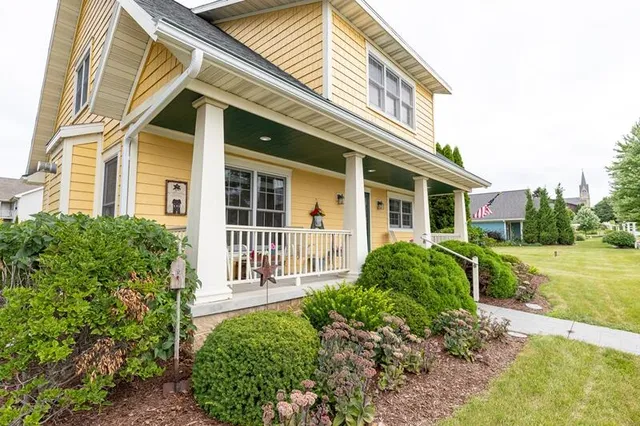 $325,000 | 1034 Wisconsin Avenue, Sheboygan, WI 53081