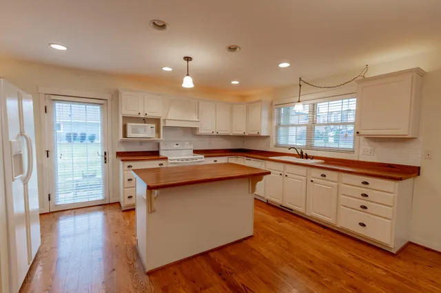 $325,000 | 1034 Wisconsin Avenue, Sheboygan, WI 53081