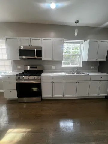 $1,500 | 3257 West Warren Boulevard, Unit 2, Chicago, IL 60624