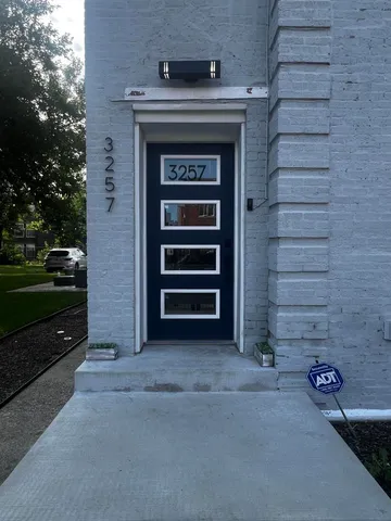 $1,500 | 3257 West Warren Boulevard, Unit 2, Chicago, IL 60624