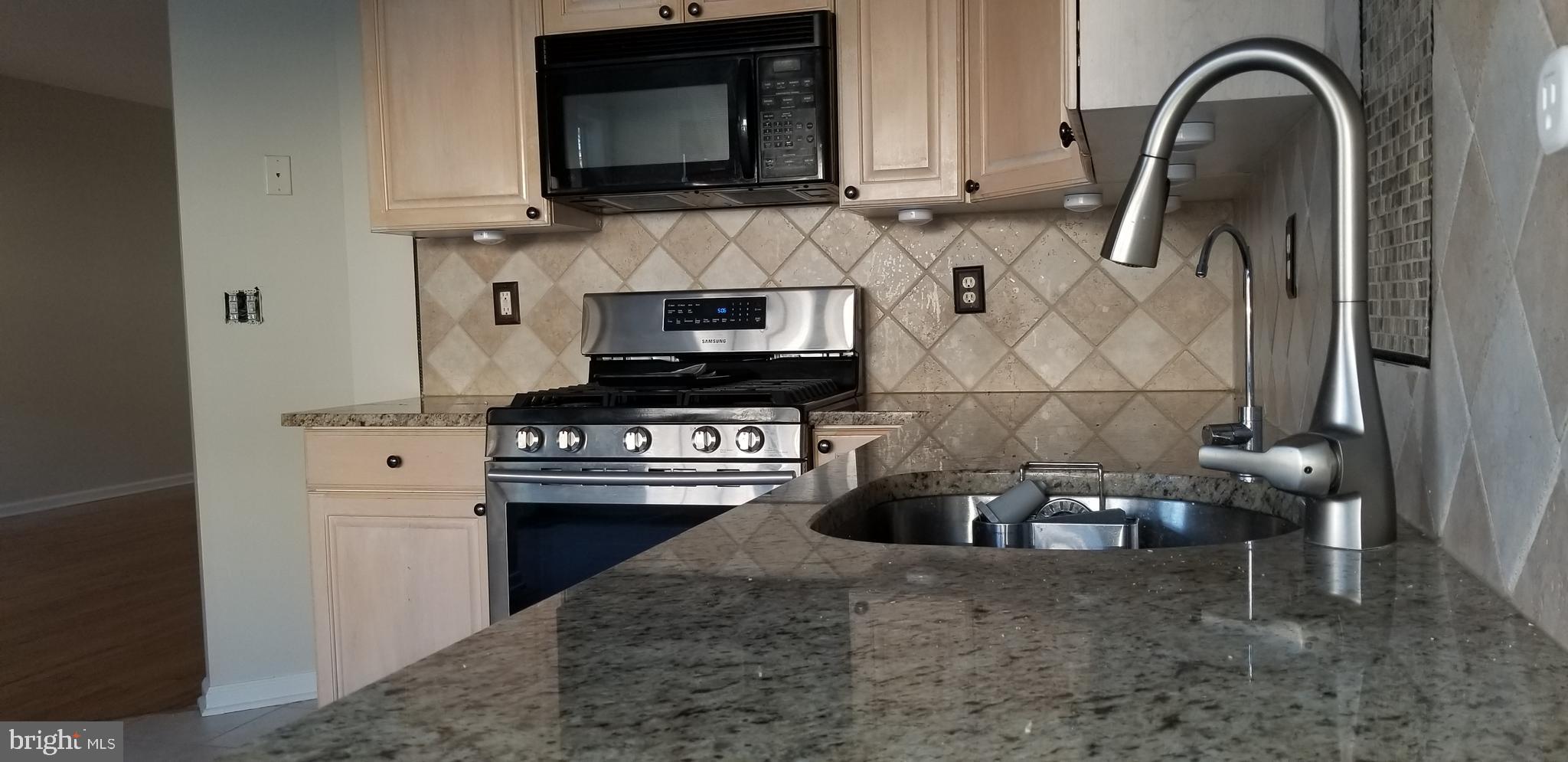 71 Tennyson Road Hightstown, NJ 08520 - Photo 12 of 29