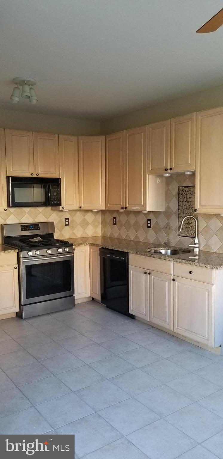 71 Tennyson Road Hightstown, NJ 08520 - Photo 14 of 29