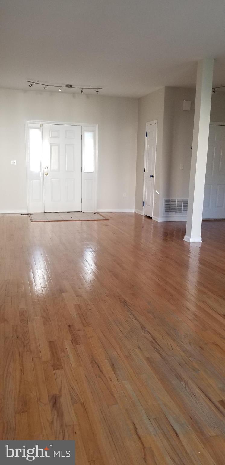 71 Tennyson Road Hightstown, NJ 08520 - Photo 5 of 29