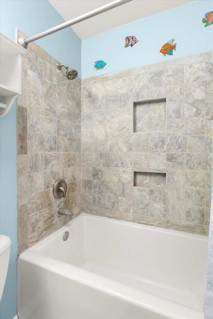 16830 South Parker Ridge Drive Lockport, IL 60441 - Photo 18 of 35 a bathroom with a bathtub and a shower