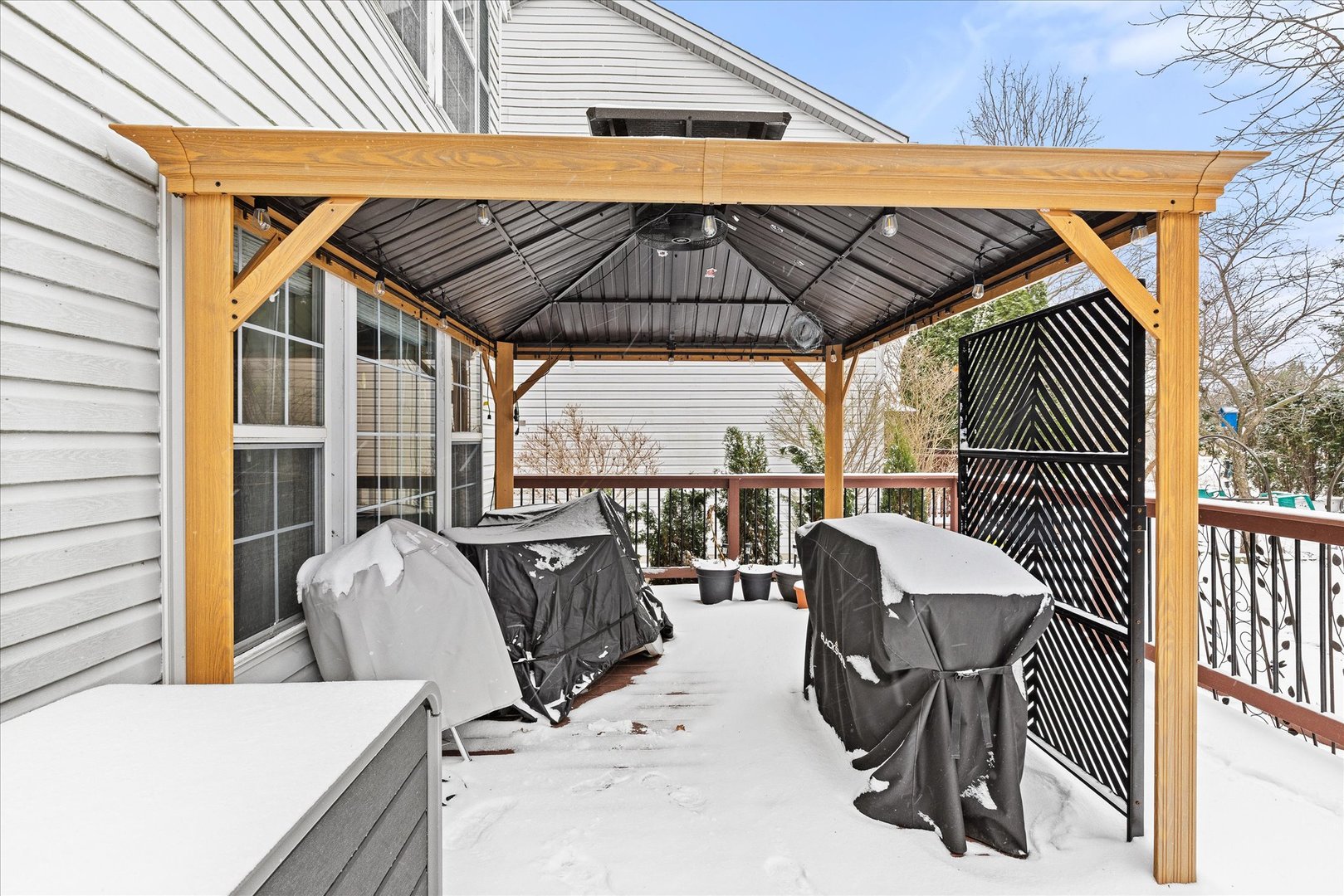 16830 South Parker Ridge Drive Lockport, IL 60441 - Photo 29 of 35 a view of outdoor space with seating