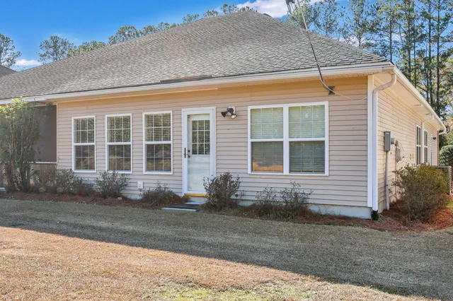 $299,990 | 127 Manning Court, Summerville, SC 29485