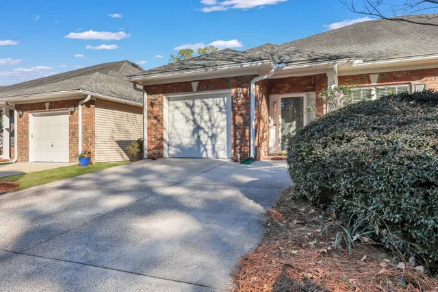 $299,990 | 127 Manning Court, Summerville, SC 29485