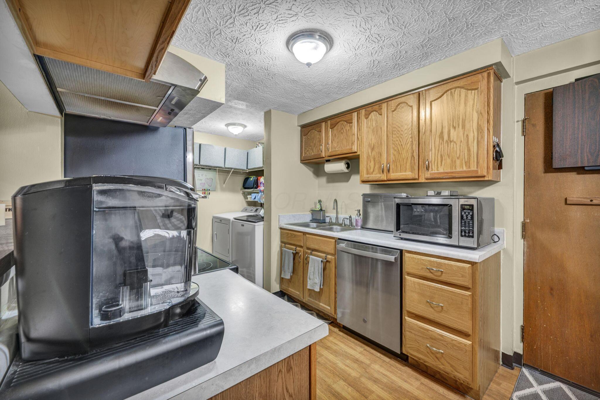 717 Cherry Hollow Road, Unit B Columbus, OH 43228 - Photo 10 of 33 16-web-or-mls-Cherry Hollow_18