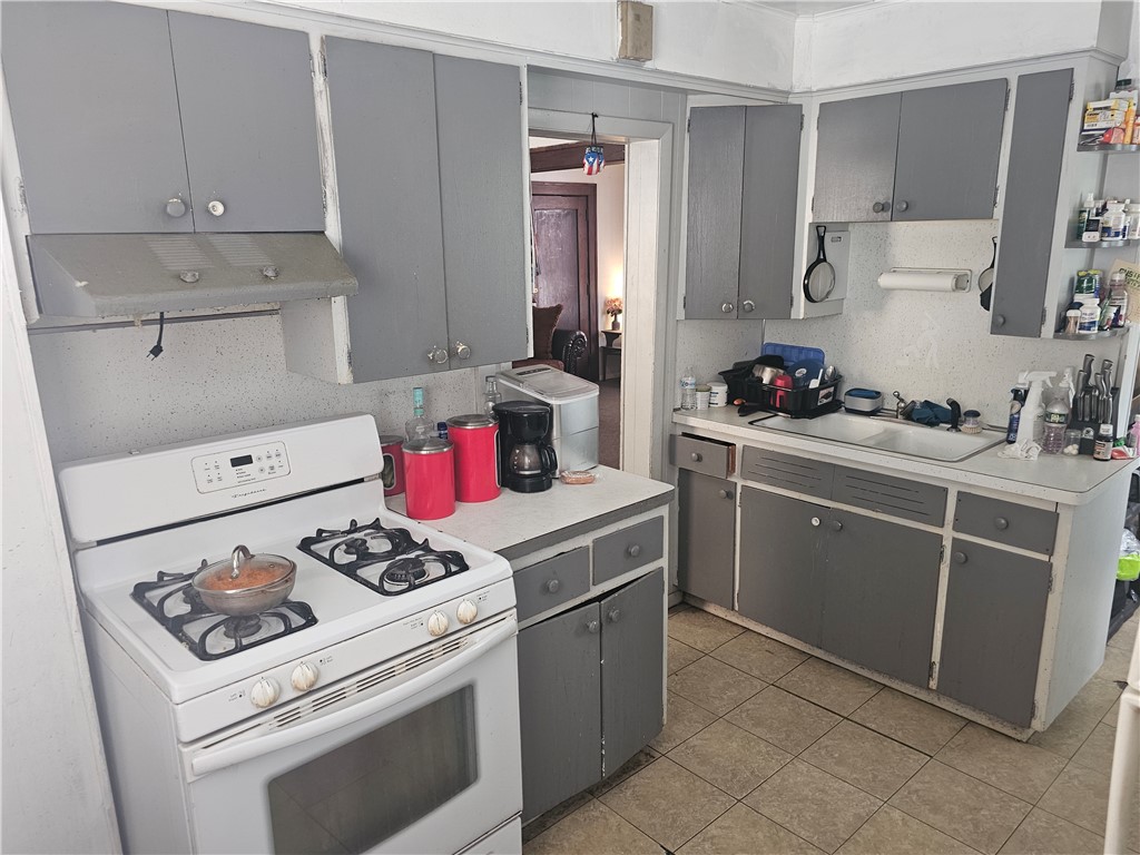 164 Avery Street Rochester, NY 14606 - Photo 9 of 25