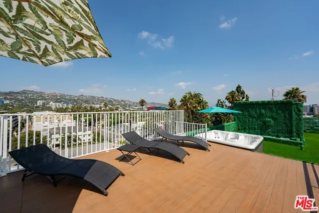 $15,000 | 137 North Doheny Drive, Unit 4, West Hollywood, CA 90048