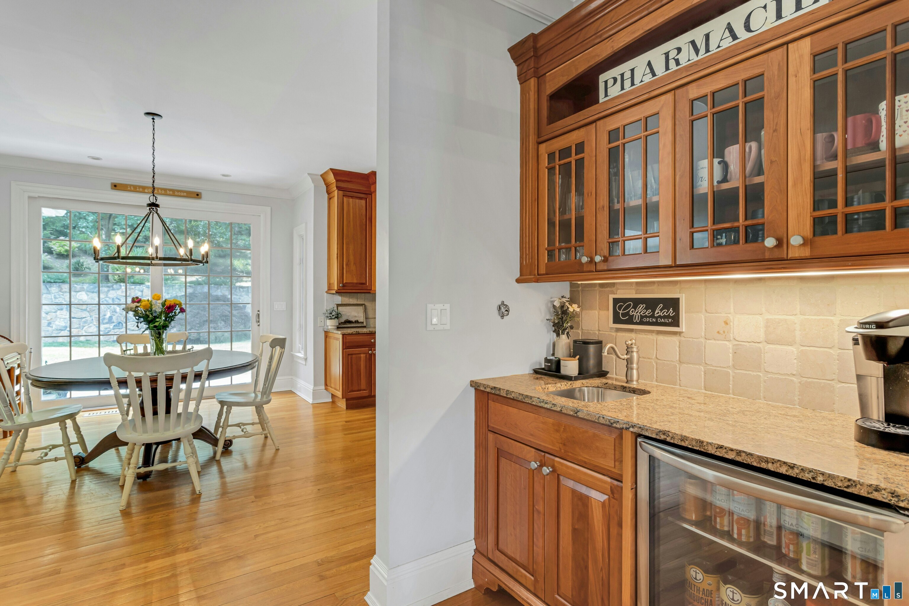 14 Turtle Ridge Court Ridgefield, CT 06877 - Photo 8 of 40 Wet Bar