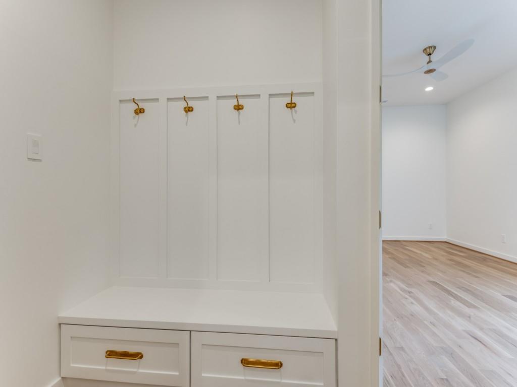 3838 Princess Lane Dallas, TX 75229 - Photo 15 of 26 a view of bathroom