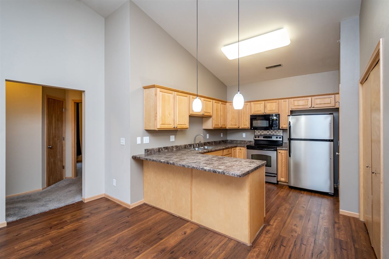 1092 Walnut Avenue, Unit 304 Riverside, IA 52327 - Photo 3 of 14 Gallery Image 3