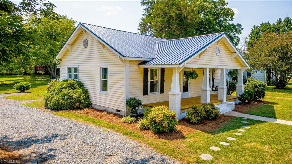 2722 Darrow Road Walkertown, NC 27051 - Photo 3 of 34