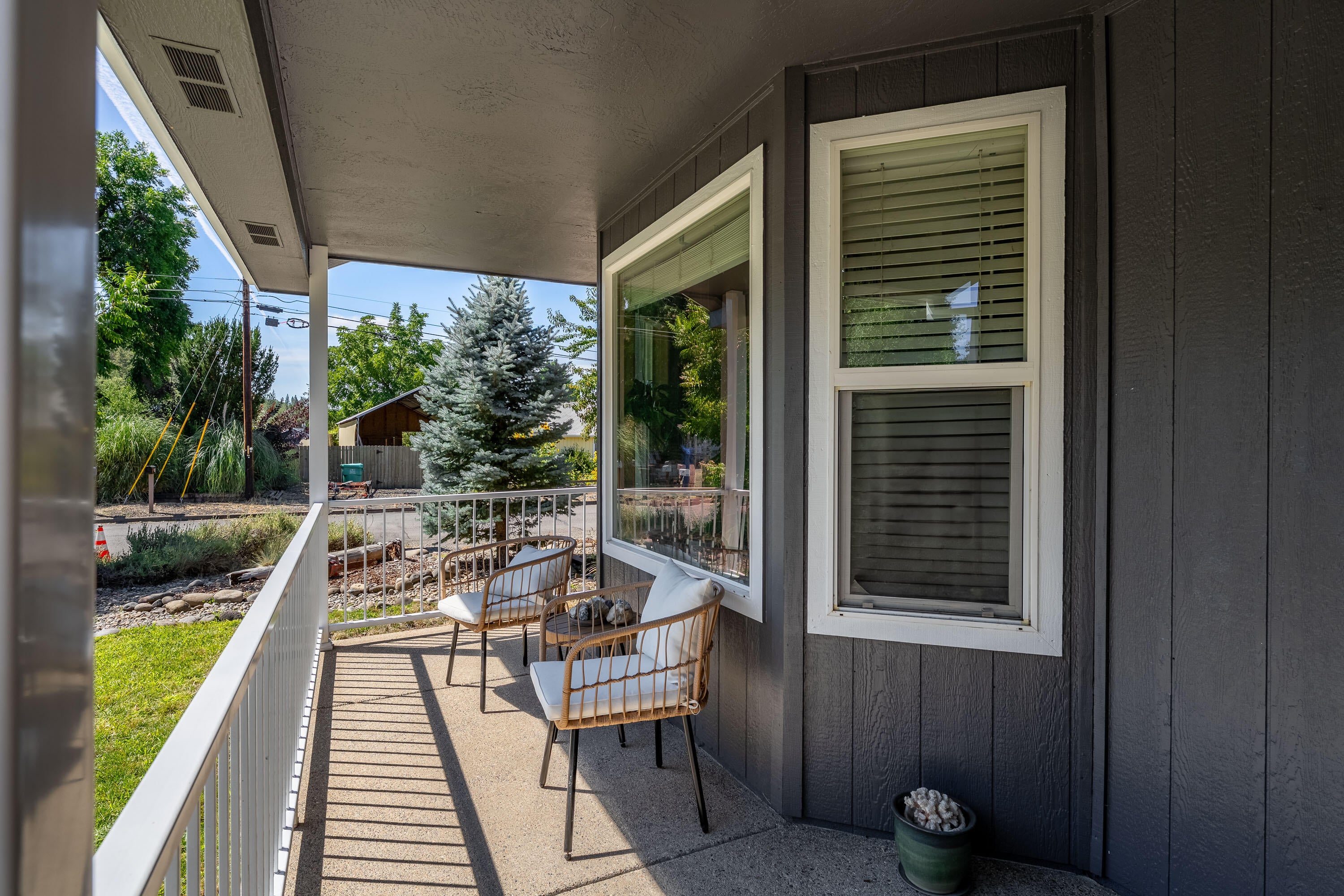 585 Alpine Street Shady Cove, OR 97539 - Photo 33 of 49 EXT (10 of 21)