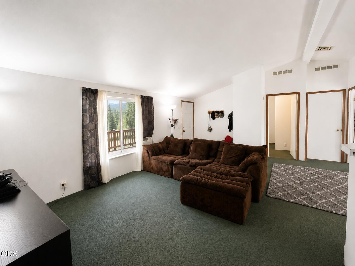 275 Sallsten Road Grants Pass, OR 97527 - Photo 3 of 12 Gallery Image 3