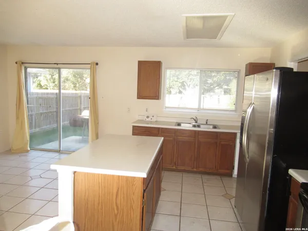 $1,600 | 6623 Meadow Dawn Drive, Converse, TX 78109
