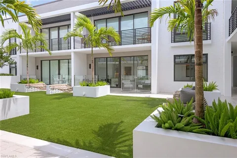 $1,699,000 | 850 Central Avenue, Unit 208, Naples, FL 34102