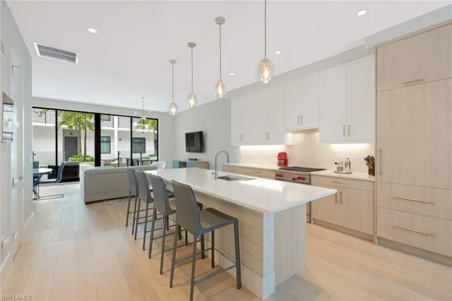 $1,699,000 | 850 Central Avenue, Unit 208, Naples, FL 34102