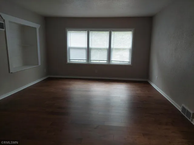 $264,895 | 528 20th Street, Red Wing, MN 55066