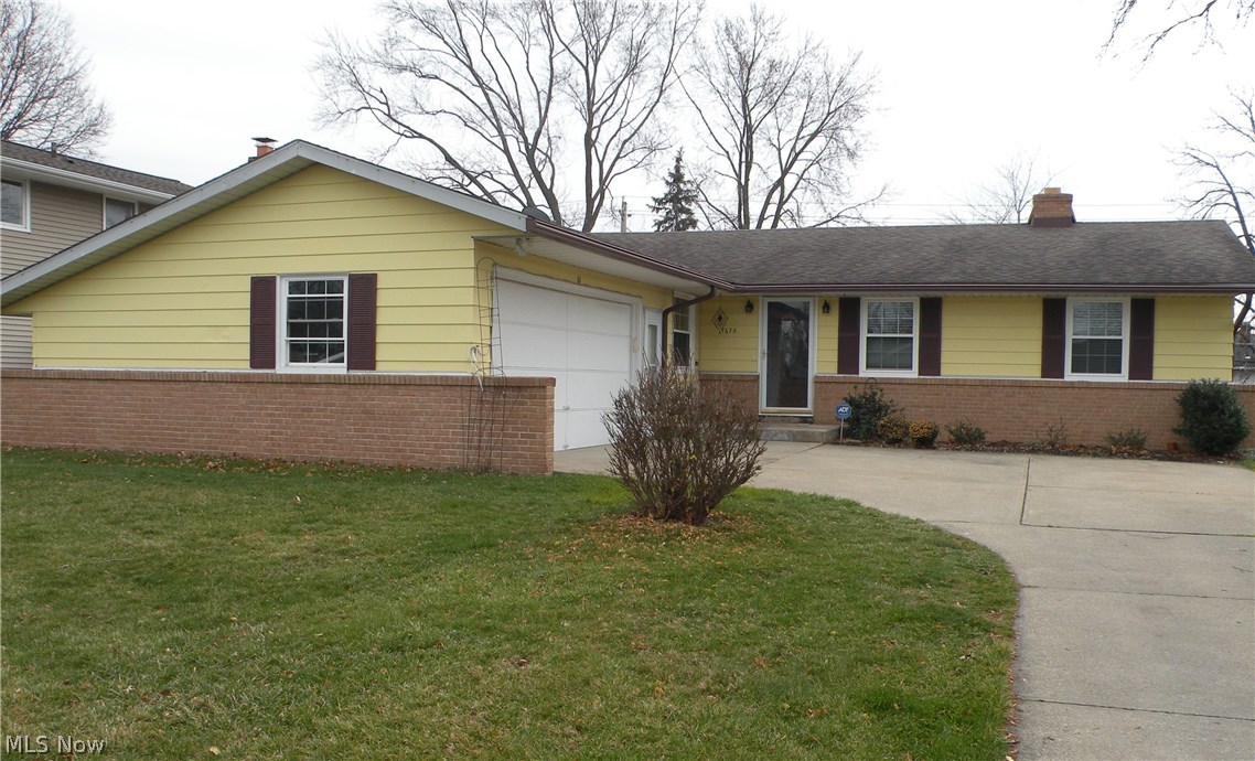 7675 Royal Ridge Drive Parma, OH 44129 - Photo 1 of 19