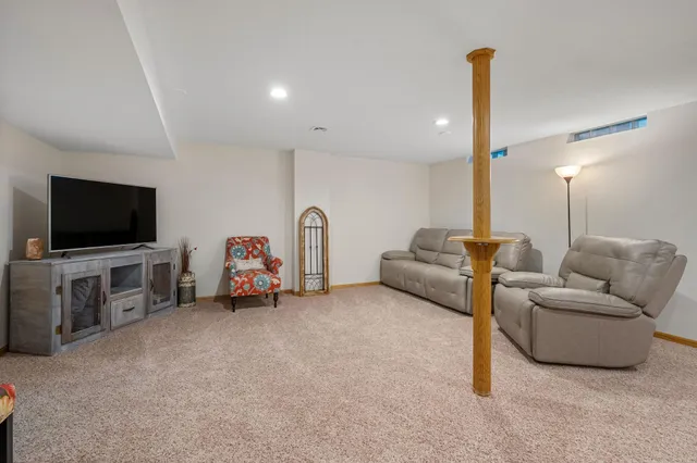 $468,500 | 633 11th Street Southeast, Owatonna, MN 55060