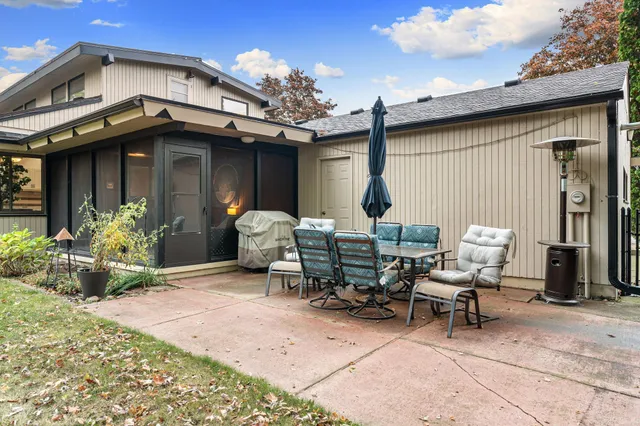 $468,500 | 633 11th Street Southeast, Owatonna, MN 55060