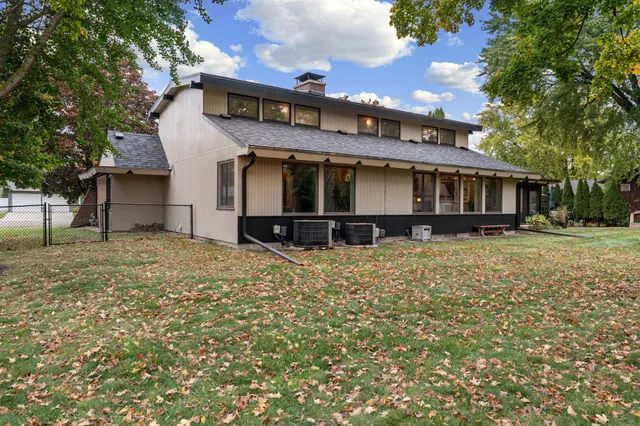 $468,500 | 633 11th Street Southeast, Owatonna, MN 55060