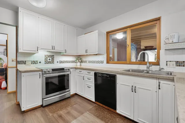 $468,500 | 633 11th Street Southeast, Owatonna, MN 55060