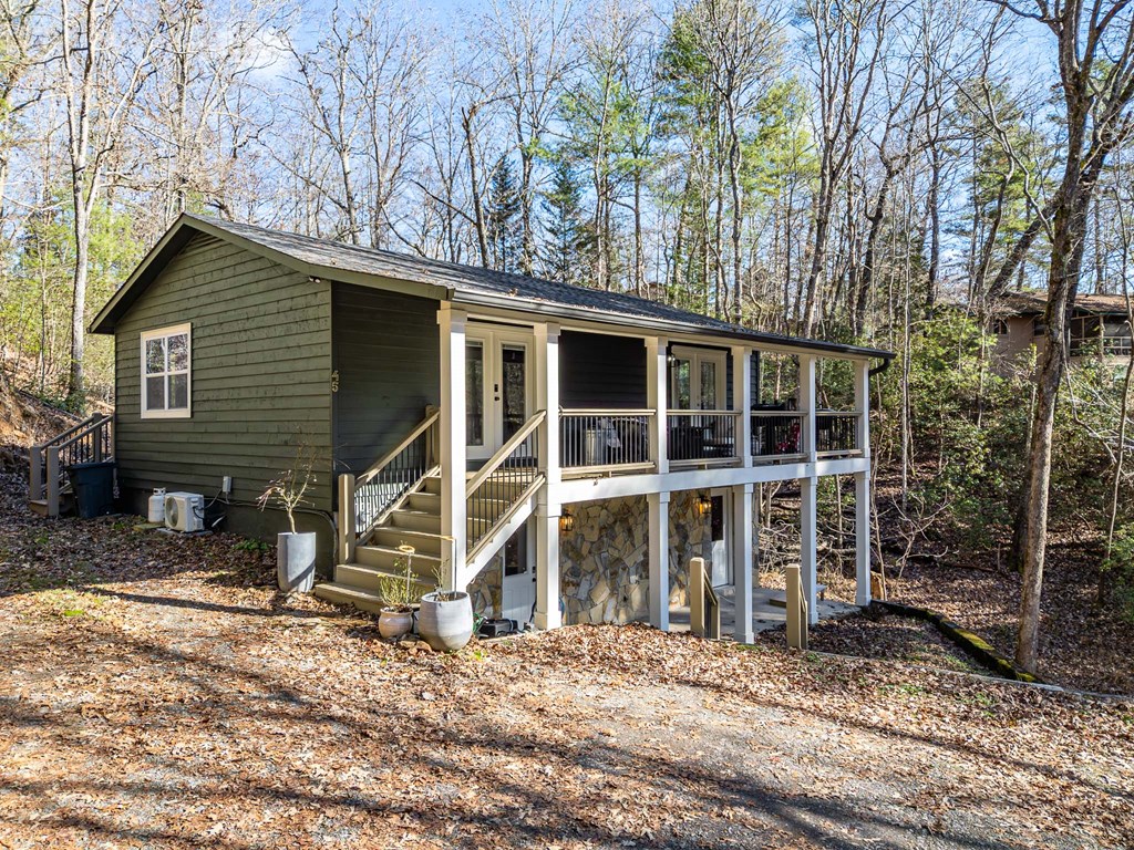 45 Mountain Stream Road Murphy, NC 28906 - Photo 2 of 42 a view of a house with a yard and large tree