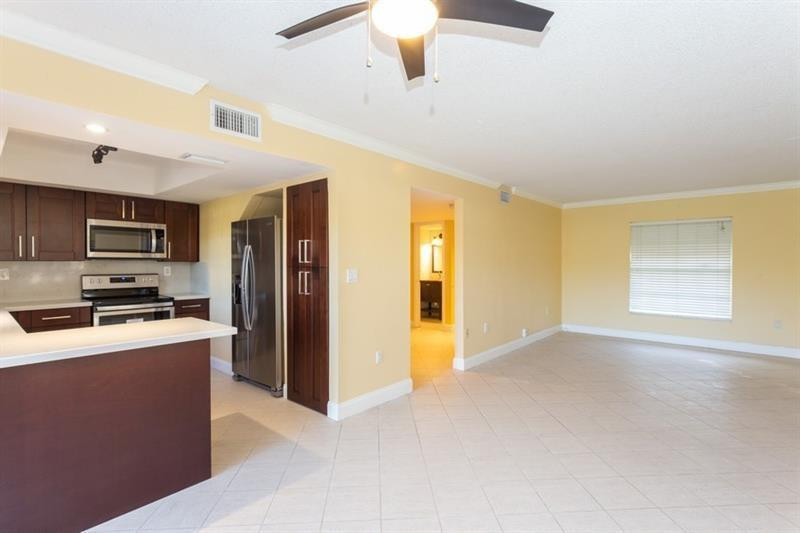 5200 Lake Loop Road Cooper City, FL 33330 - Photo 6 of 34 KITCHEN
