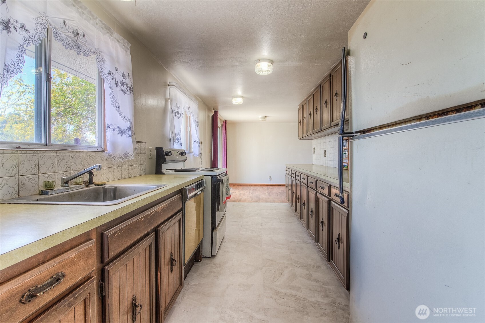 11704 Gilbert Road Yakima, WA 98903 - Photo 10 of 25