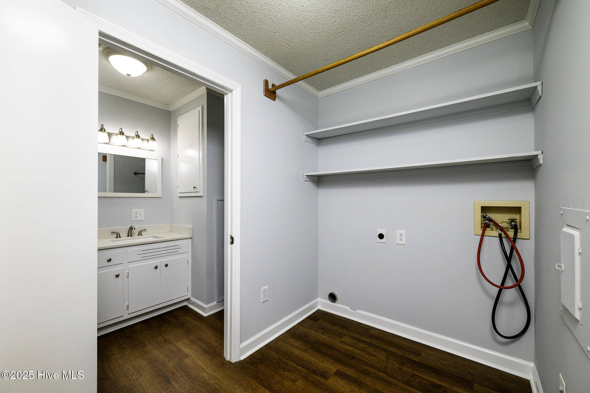 429 Swiss Road New Bern, NC 28560 - Photo 31 of 47 Laundry Room