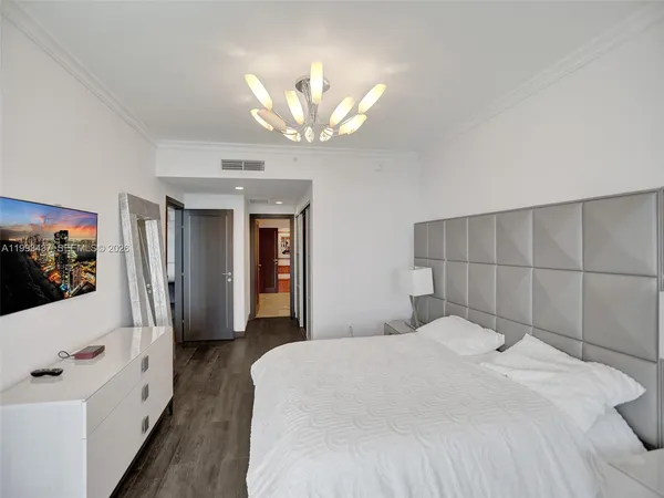 $20,000 | 17875 Collins Avenue, Unit 3005, Sunny Isles Beach, FL 33160