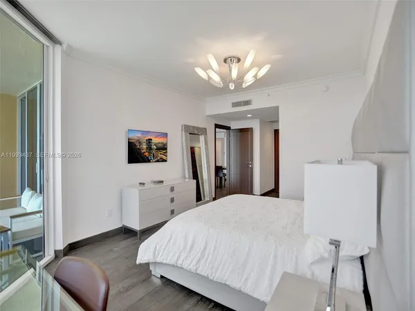 $20,000 | 17875 Collins Avenue, Unit 3005, Sunny Isles Beach, FL 33160