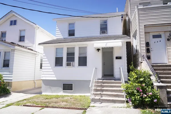 $649,000 | 222 Riverview Place, Cliffside Park, NJ 07010