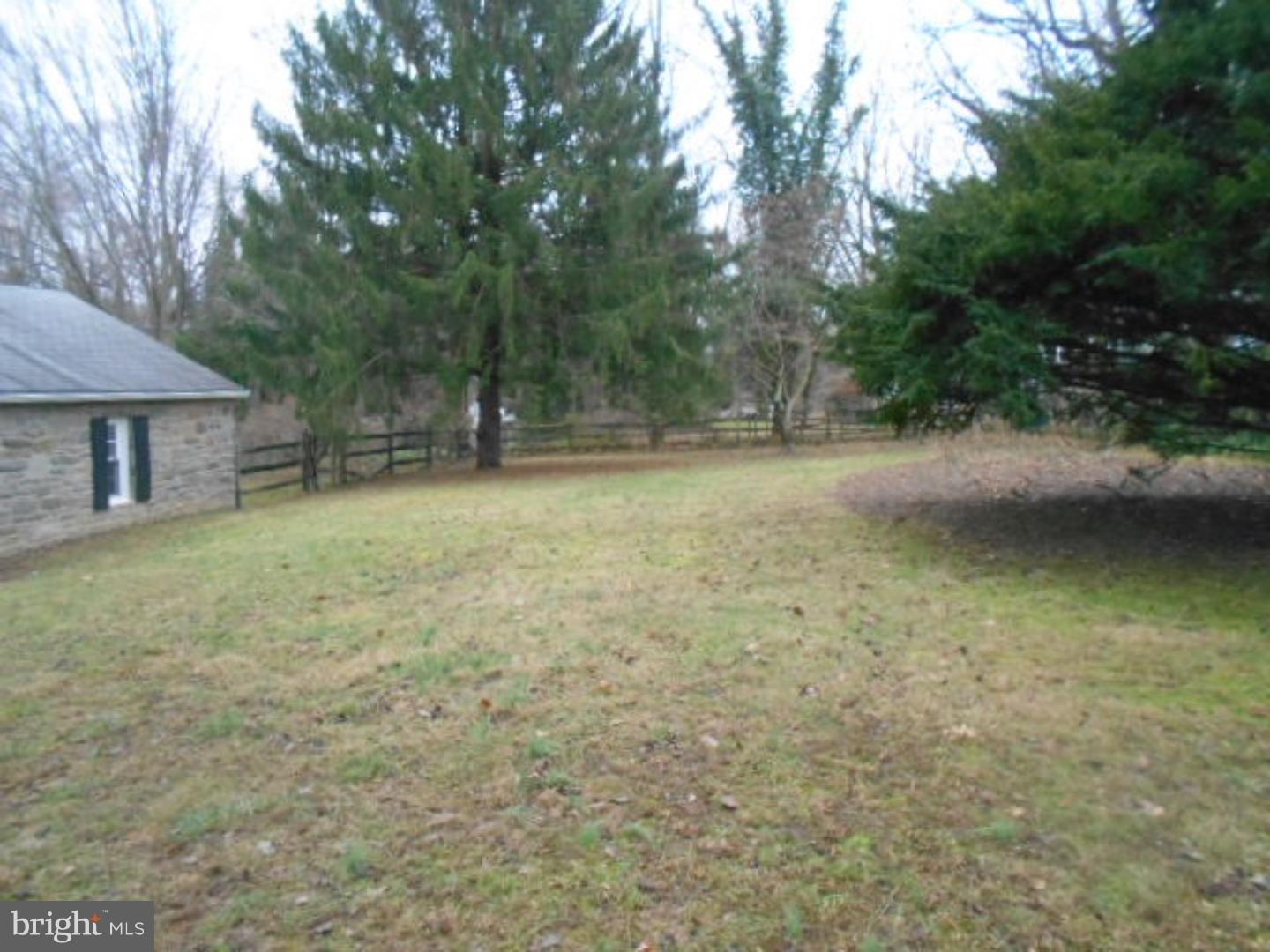 309 Beatty Road Media, PA 19063 - Photo 3 of 24 Side Yard