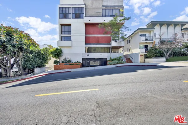 $945,000 | 1647 Veteran Avenue, Unit E, Los Angeles, CA 90024