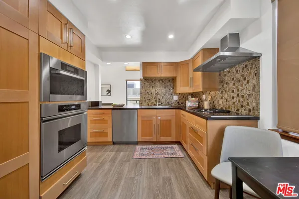 $945,000 | 1647 Veteran Avenue, Unit E, Los Angeles, CA 90024
