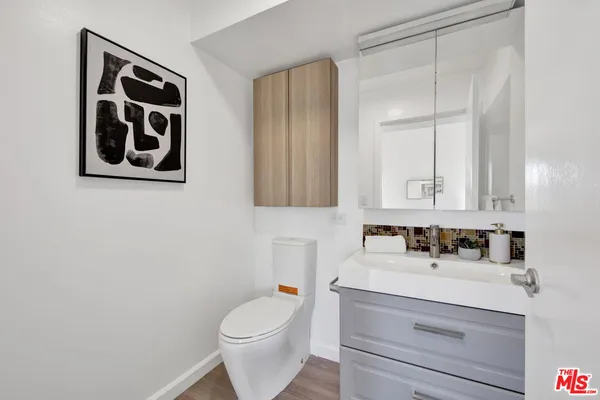 $945,000 | 1647 Veteran Avenue, Unit E, Los Angeles, CA 90024