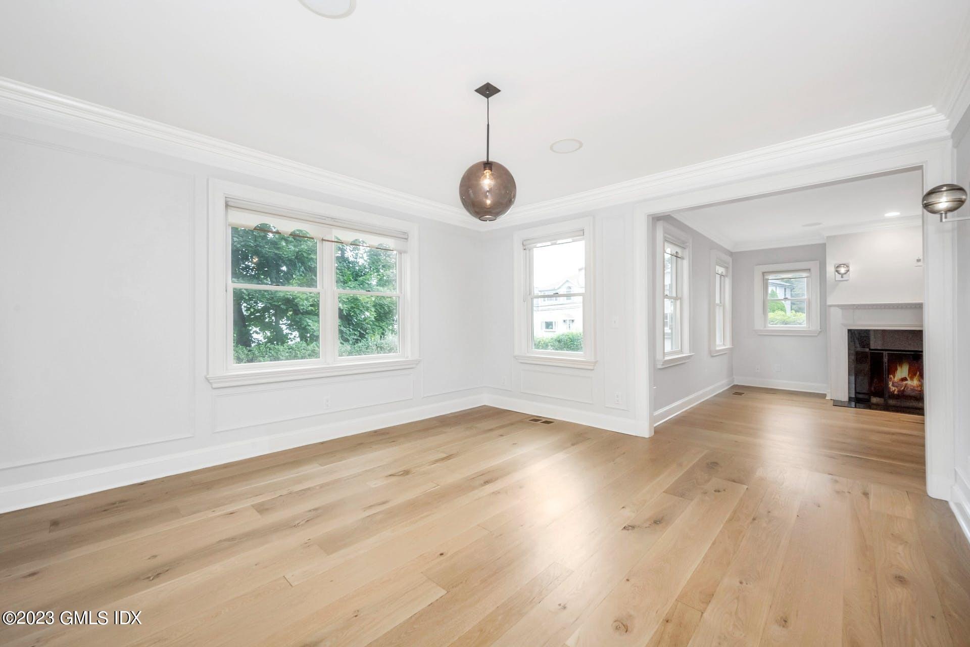 10 Thorn Hill Road Riverside, CT 06878 - Photo 6 of 29 010-451977-MTZ_3228_12844934
