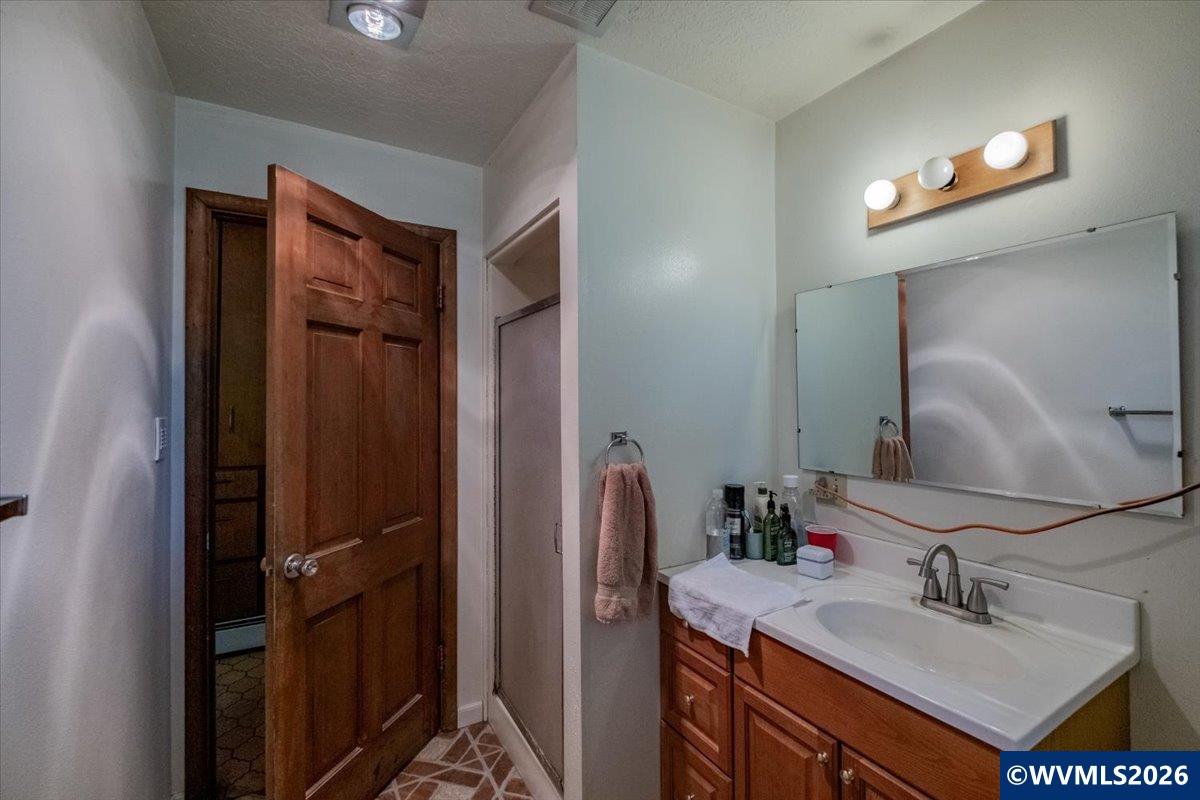 39179 Santiam Bluffs Road Northeast Albany, OR 97322 - Photo 21 of 43