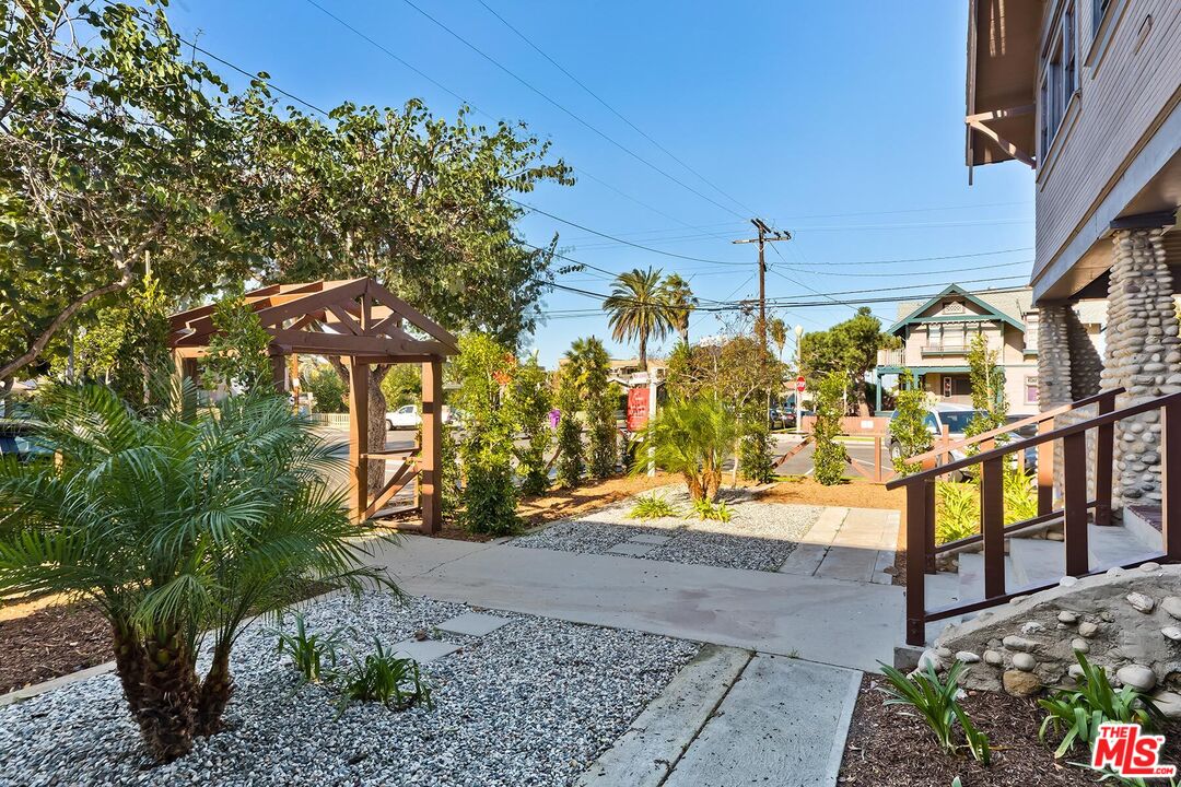 1054 Maine Avenue, Unit 3 Long Beach, CA 90813 - Photo 4 of 13 a view of outdoor space