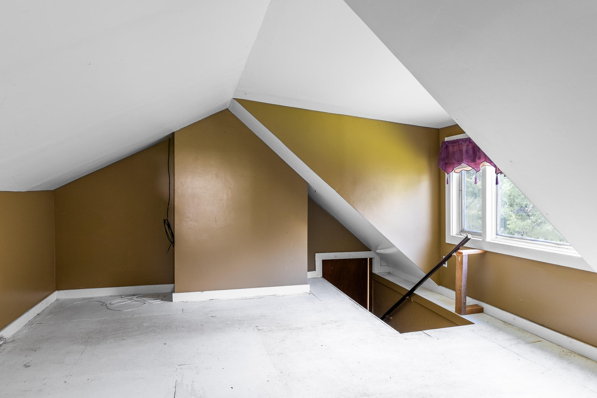 144 Ft Knox Road Prospect, ME 04981 - Photo 23 of 26 Fort Knox Interiors-8